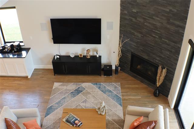 Photo - 8441 Wembley