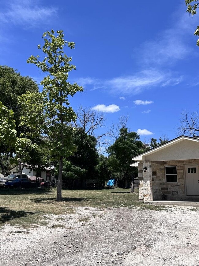 Photo - 105 4th St