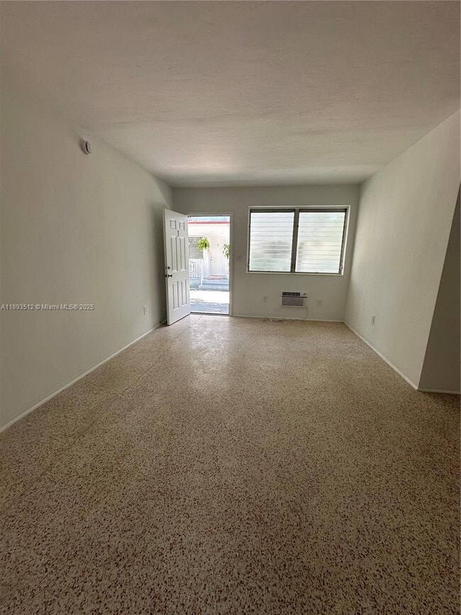 Photo - 790 81st St Unidad 3