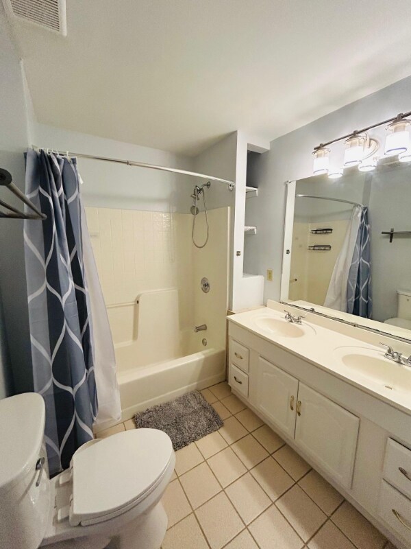 Photo - 900 Newcombe Rd