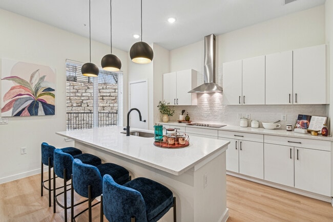 Building Photo - Oasis at Stone Oak Rental