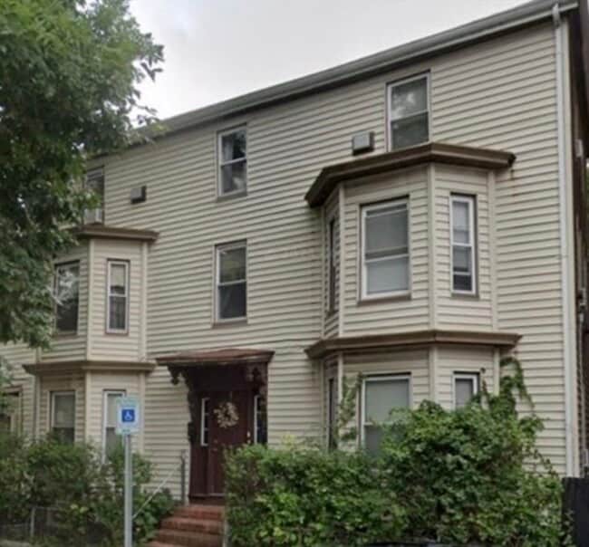 Building Photo - 251 Broadway Unit 1