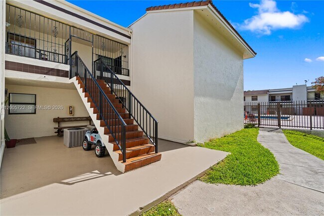 Photo - 10877 NW 7th St Unit 21-35