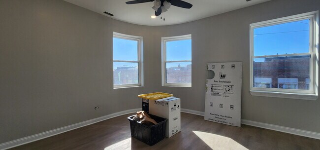 Photo - 2552 S Central Park Ave Unit 2R