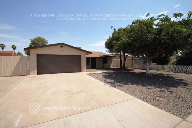 Building Photo - 9214 W Cortez Ave