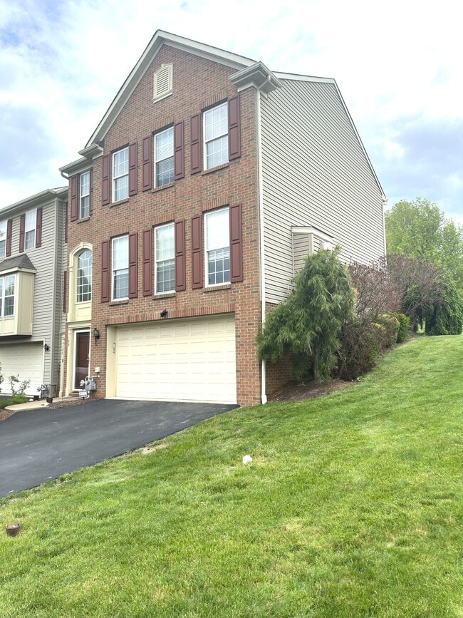 Photo - 189 Blue Grass Cir