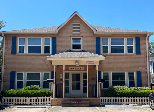 Photo - 609 Cortlandt St Unidad 1