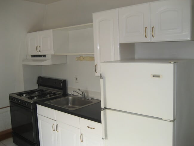 Building Photo - 81 South St Unit Apt 3