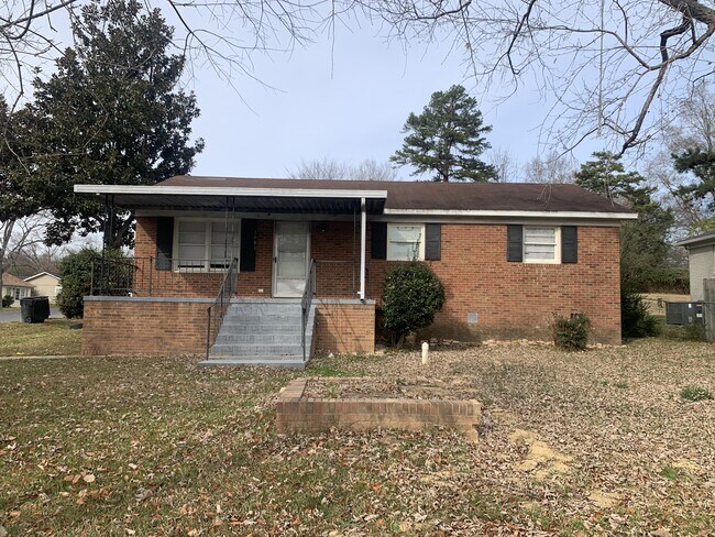 Building Photo - 1901 Ashcraft Ave