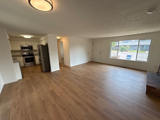 Photo - 3641 Cherrylawn Ct NE