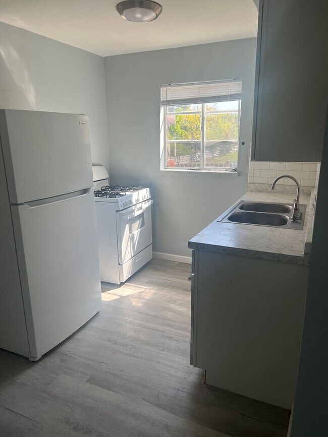 Photo - 1155 Linda Vista Ave Unit 2