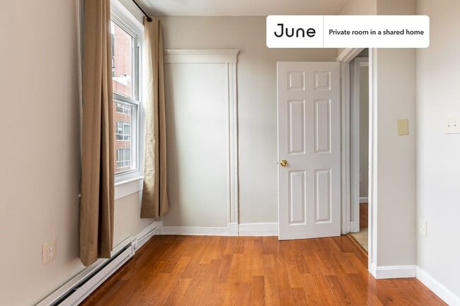 Photo - Room in Shared 2 bed/1.5 bath home Unidad A