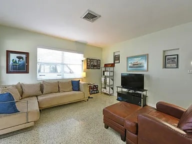 3906 Sarasota Ave