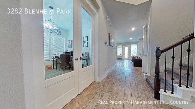 Photo - 3282 Blenheim Pk