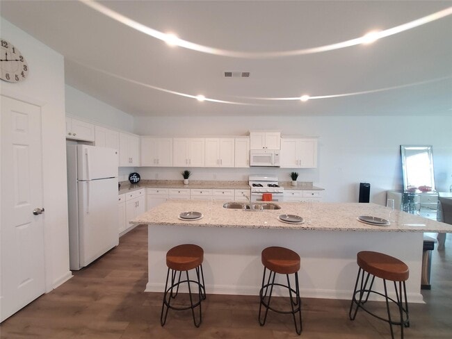 Building Photo - 11127 Beverley Pk St Rental