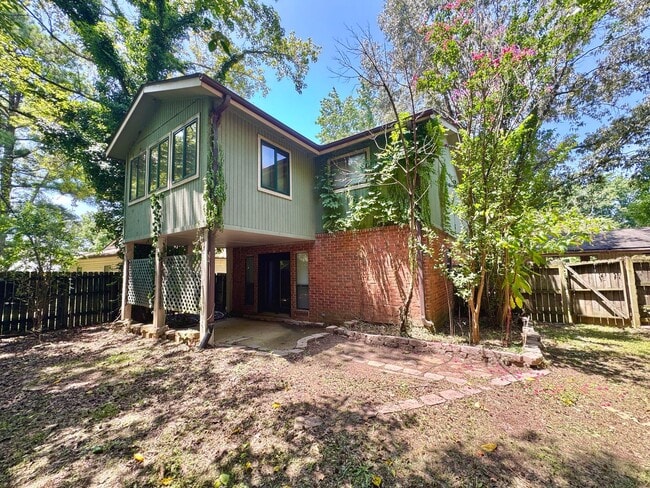 Photo - 4 Bedroom/ 2.5 Bathroom Home in Tanglewood...