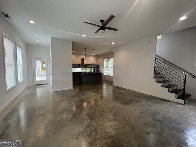 Building Photo - 217 North Ave Rental