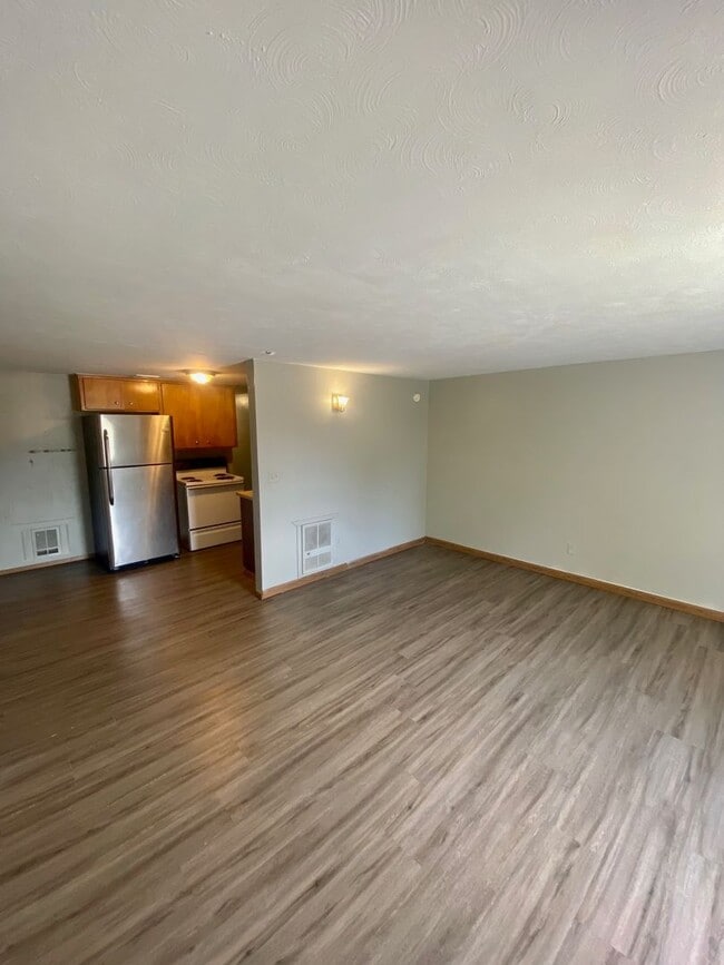 Building Photo - 311-315 E Fairview Unit 313 Rental