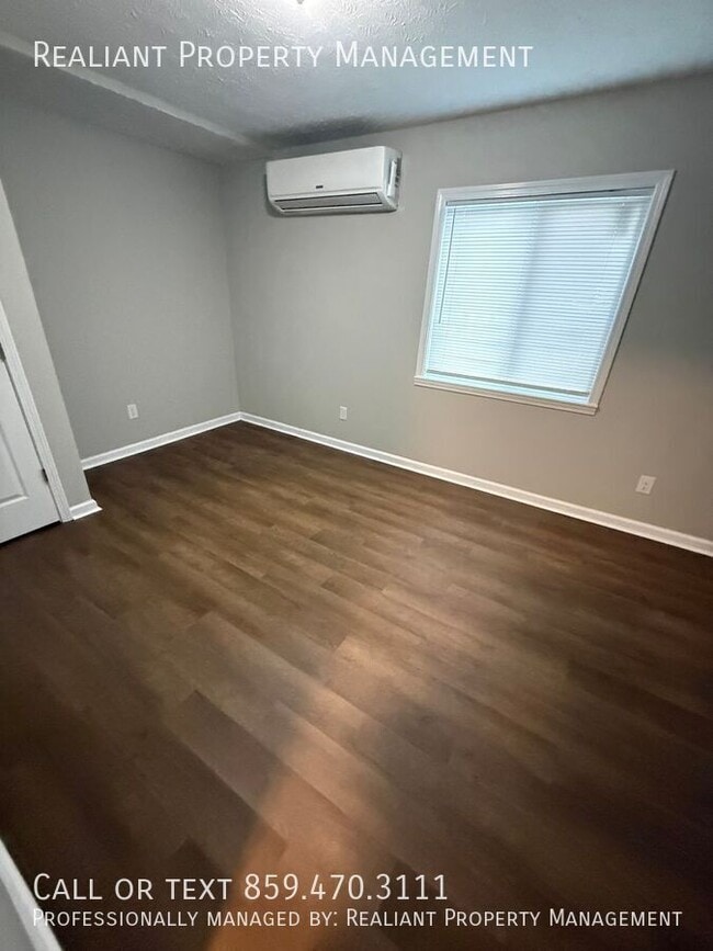 Photo - 208 Lakeshore Dr