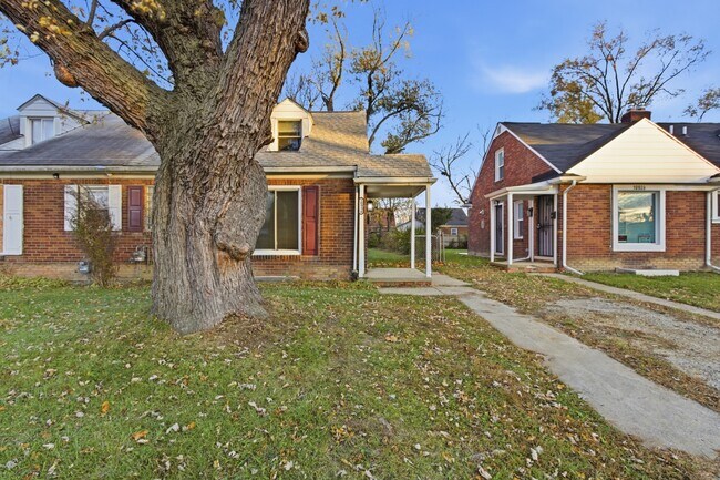 Photo - 10934 Nottingham Rd