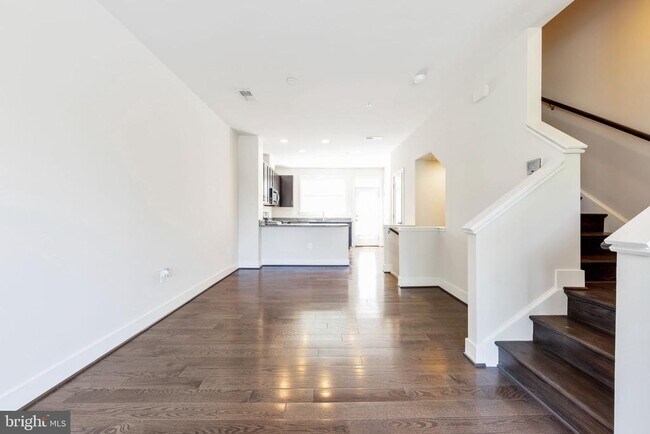 Photo - 16608 Crabbs Branch Way