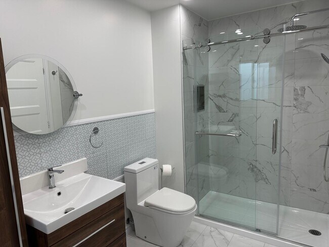 Photo - 9357 Rue Basile-Routhier Unit 2nd floor apt.