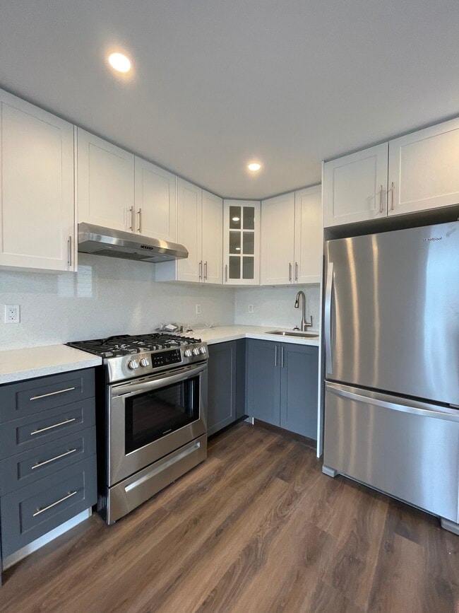 Building Photo - 798 Ossington Av Unit 1