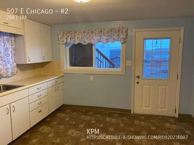 Photo - 507 E Chicago-#2 Unidad #2