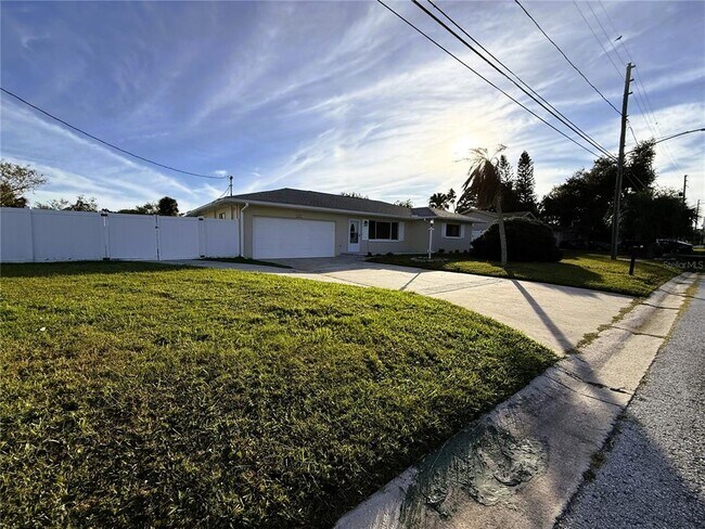 Photo - 3145 Downing St