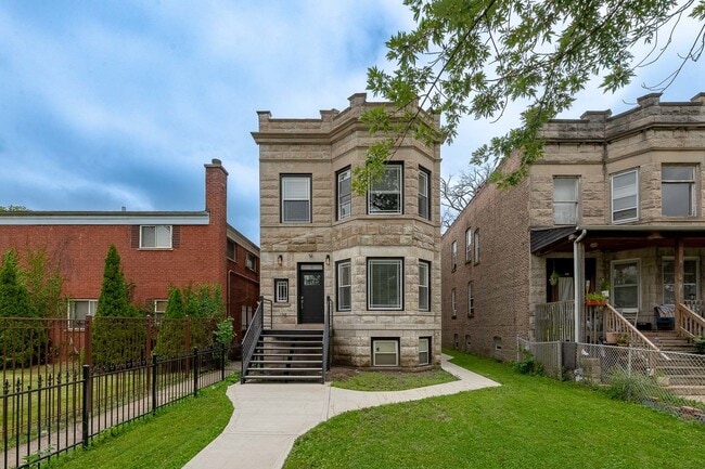 Building Photo - 35 N Mayfield Ave Rental