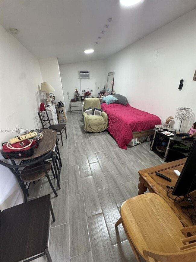 Building Photo - 10245 SW 37th Terrace Unit C