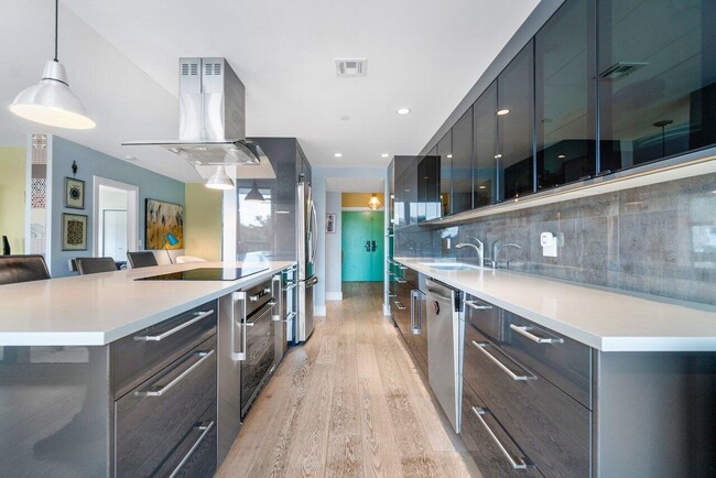 Building Photo - 4748 S Ocean Blvd Unit 3b