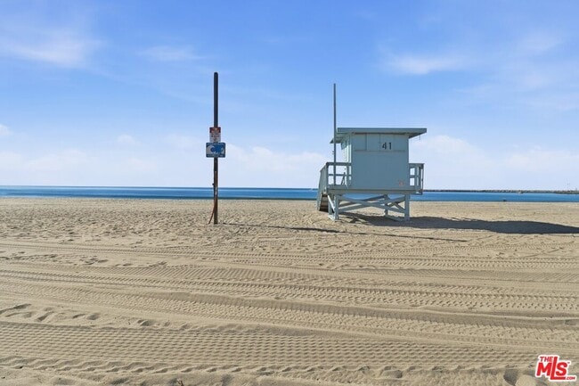 Building Photo - 6400 Pacific Ave Unit 304