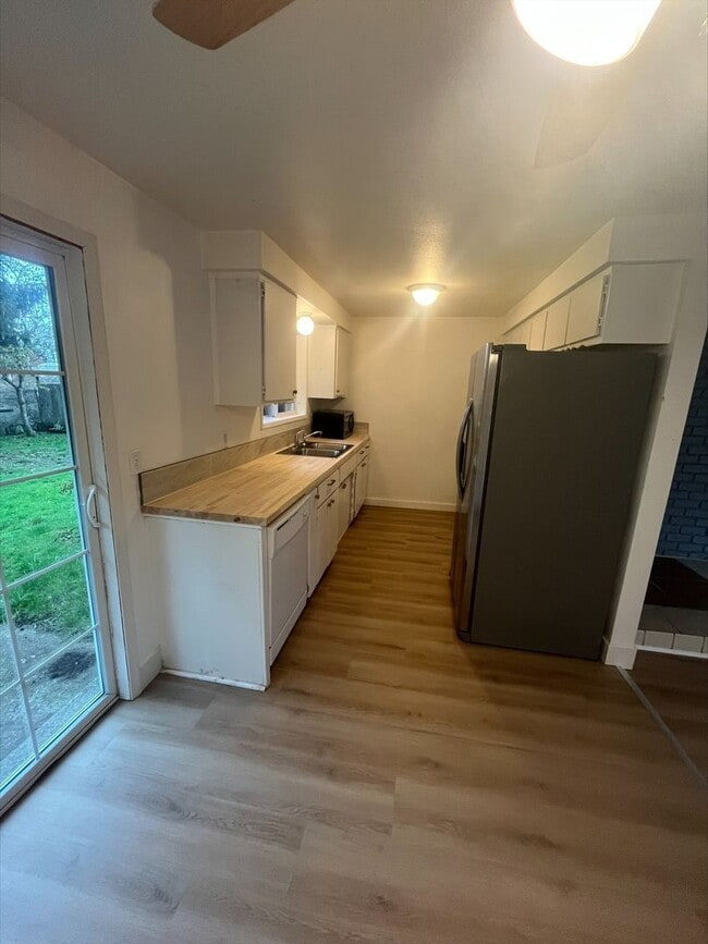 Photo - Charming home in a great neighborhood