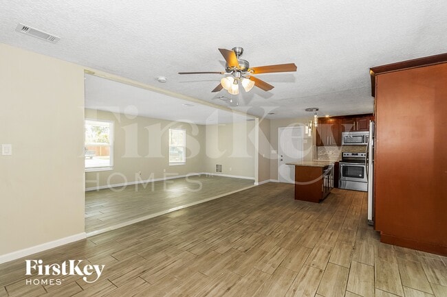 Photo - 1270 Arbor Cir