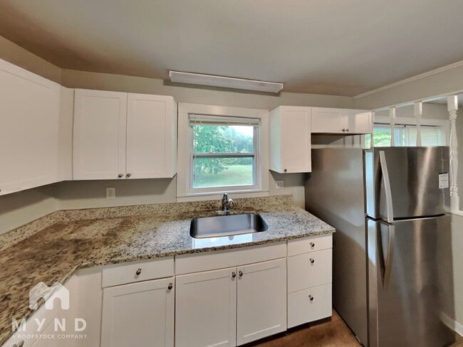 Photo - 831 Spring St