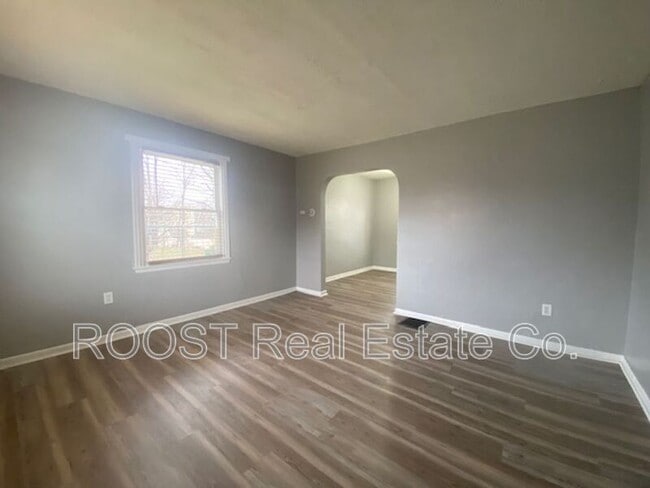 Photo - 1262 Cedarview Drive E