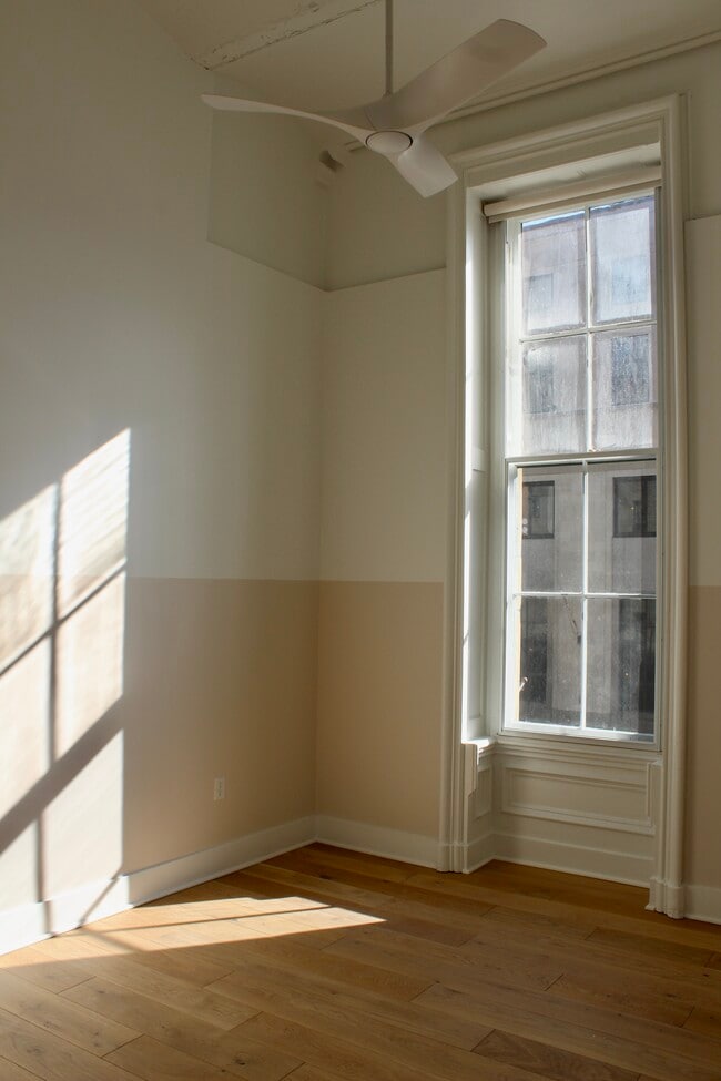 Photo - City Hall Unidad 410