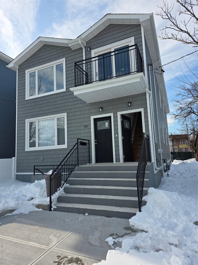 Photo - 1061 Grassmere Ter