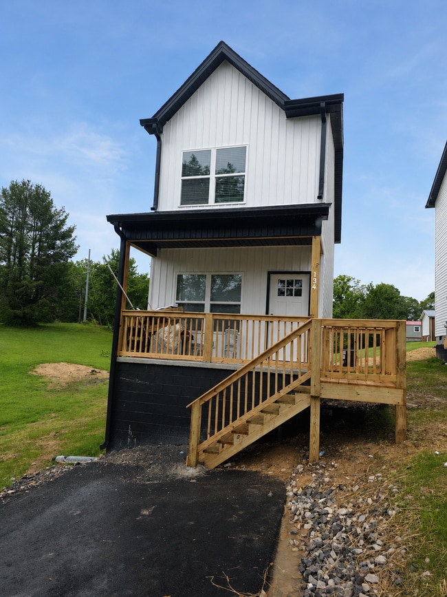 Building Photo - 134 Stone Dr
