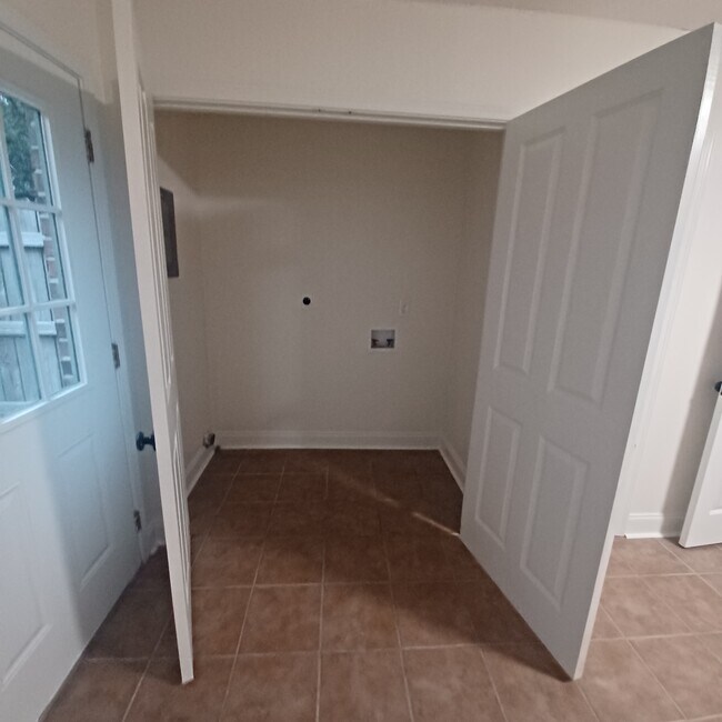 Photo - 8897 Richmond Dr