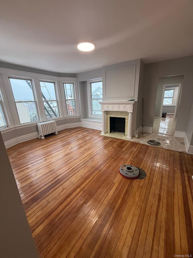 Building Photo - 16 Wallace Ave