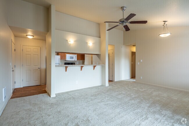 1BR 1BA - 740SF
