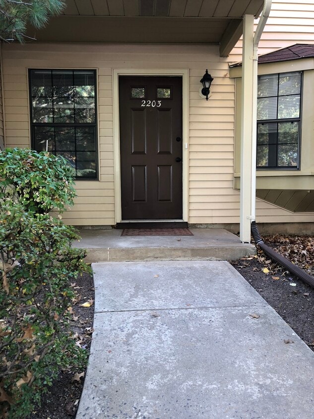 Photo - 2203 Timber Oaks Rd (Edison, NJ)