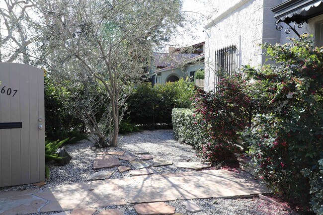 Photo - 1607 Stearns Dr Unidad 1607