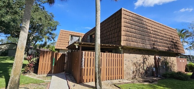 Building Photo - 11865 SW 11th Ct