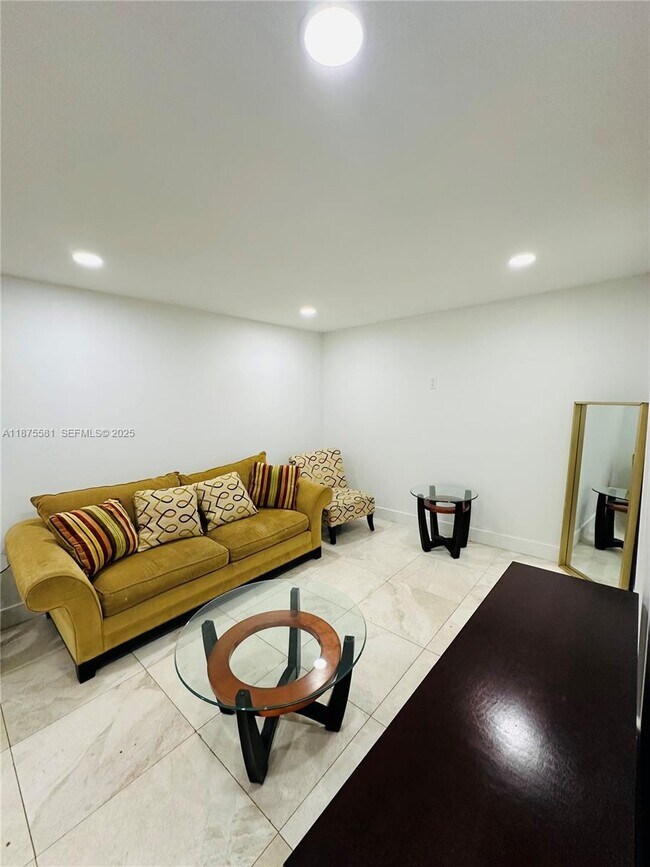 Photo - 1723 Jackson St Unit 2