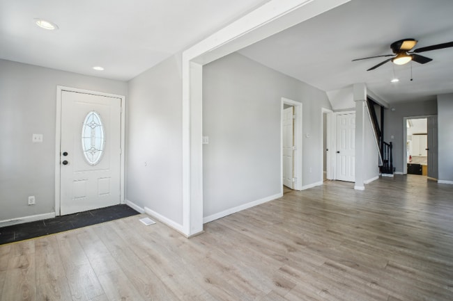 296 Dixon Ave