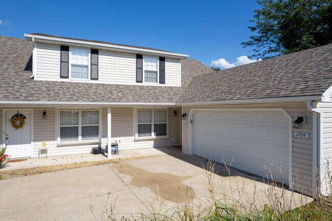 Photo - 1704 Juniper Dr