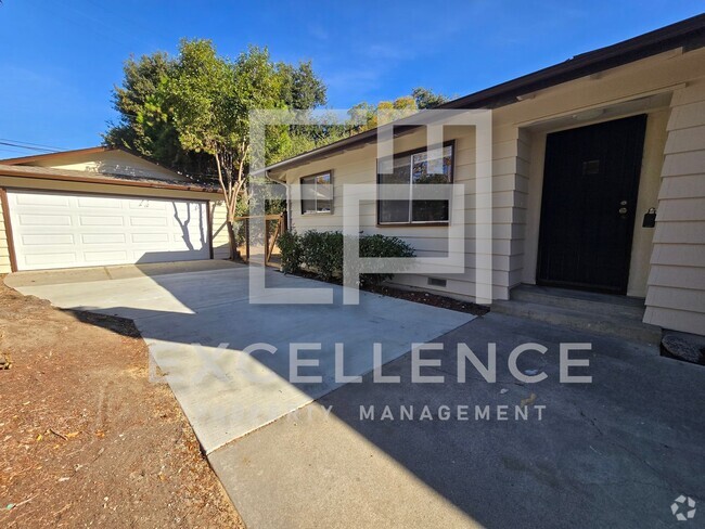 Building Photo - Newly Upgraded Home Throughout - Walk To P...